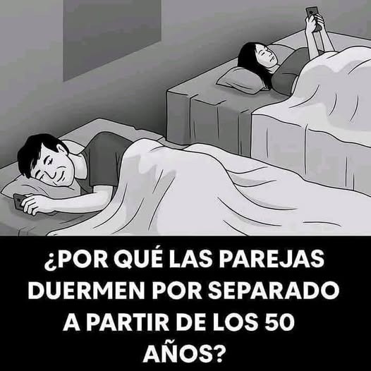 Pareja durmiendo separada